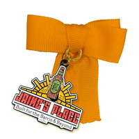 Badge 3D personnalisé en métal doré avec ruban et épingle – Design économique