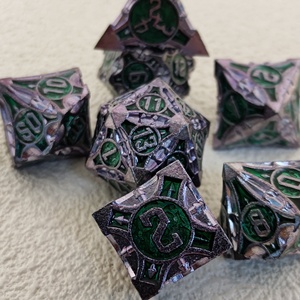 Ensemble de dés RPG Dragons et Donjons de haute qualité Forme polyédrique Dés mdn personnalisés en métal 7 pièces avec boîte-cadeau pour les jeux de rôle - Product Image 3