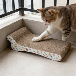 Essencial para Espaços Pequenos |   Arranhador de Gato Vertical em Papelão - Leve e Durável + Padrões Adoráveis para Alívio de Estresse - Product Image 1