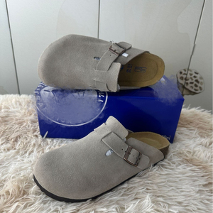 Sabots plats à bout fermé en cuir véritable style Birkenstock populaire, semelle extérieure en EVA, bout rond, mules d'extérieur toutes saisons - Product Image 2