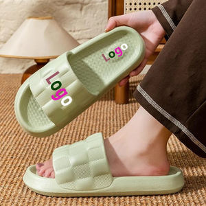 Nouveau design de sandales à carreaux Pantoufles pour femmes Unisexe Home Hotel Salle de bain Coussin de douche Sandales piscine Logo personnalisé - Product Image 2