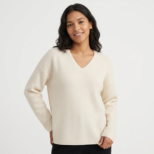 Pull-over col en V pour femme, style tendance, idéal pour la mode quotidienne et les acheteurs de tenues superposées - Product Image 1