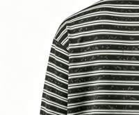 T-shirt imprimé léger et respirant à col en V, coupe décontractée, style streetwear hip-hop, anti-rétrécissement, à rayures – Nouveauté fournisseur