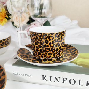 Platos de Cerámica Vintage Redondos con Borde Dorado y Estampado de Leopardo para Banquetes de <span class=keywords><strong>Boda</strong></span> y <span class=keywords><strong>Catering</strong></span> - Product Image 6