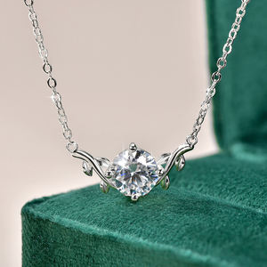 Elegante Collar con Colgante de Hoja y Cadena para Clavícula, Chapado en Oro Brillante, Moissanita de 2 Quilates, Color D, Claridad VVS1, Diseño de Planta de Vid, para Mujer - Product Image 4