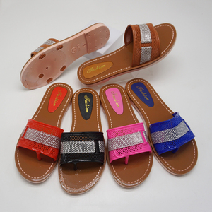 Tongs Plates Confortables et Moelleuses pour Femmes, Grande Taille, Qualité Supérieure, Prix Abordable, Idéales pour la Plage - Product Image 3