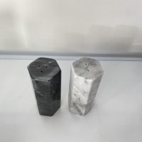 Ensemble d'outils d'herbes et d'épices en marbre blanc naturel Pots d'épices carrés et hexagonaux uniques Ensemble de rangement d'assaisonnement au poivre épicé