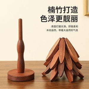 Posavasos de madera maciza con forma de árbol de Navidad, tapete aislante del calor para uso en mesas, cuencos y ollas - Product Image 4