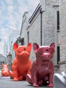Statua del Bulldog francese progettata su misura in fibra di vetro scultura in resina per interni all'aperto con occhiali da sole decorazione di arte animale - Product Image 3