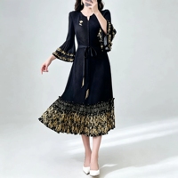 Robe plissée Miyake pour femme, décontractée, longueur cheville, avec ceinture à volants et pompons, manches trompette, motif feuille d'or, vente en gros