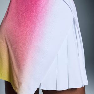 ชุดกระโปรงเทนนิส 2 ชิ้น พิมพ์ลายไล่เฉดสี ป้องกันรังสียูวี ด้านหน้ามีโลโก้แบบกำหนดเอง เป็นมิตรกับสิ่งแวดล้อม ซับเหงื่อ แห้งเร็ว น้ำหนักเบา ระบายอากาศได้ดี - Product Image 4