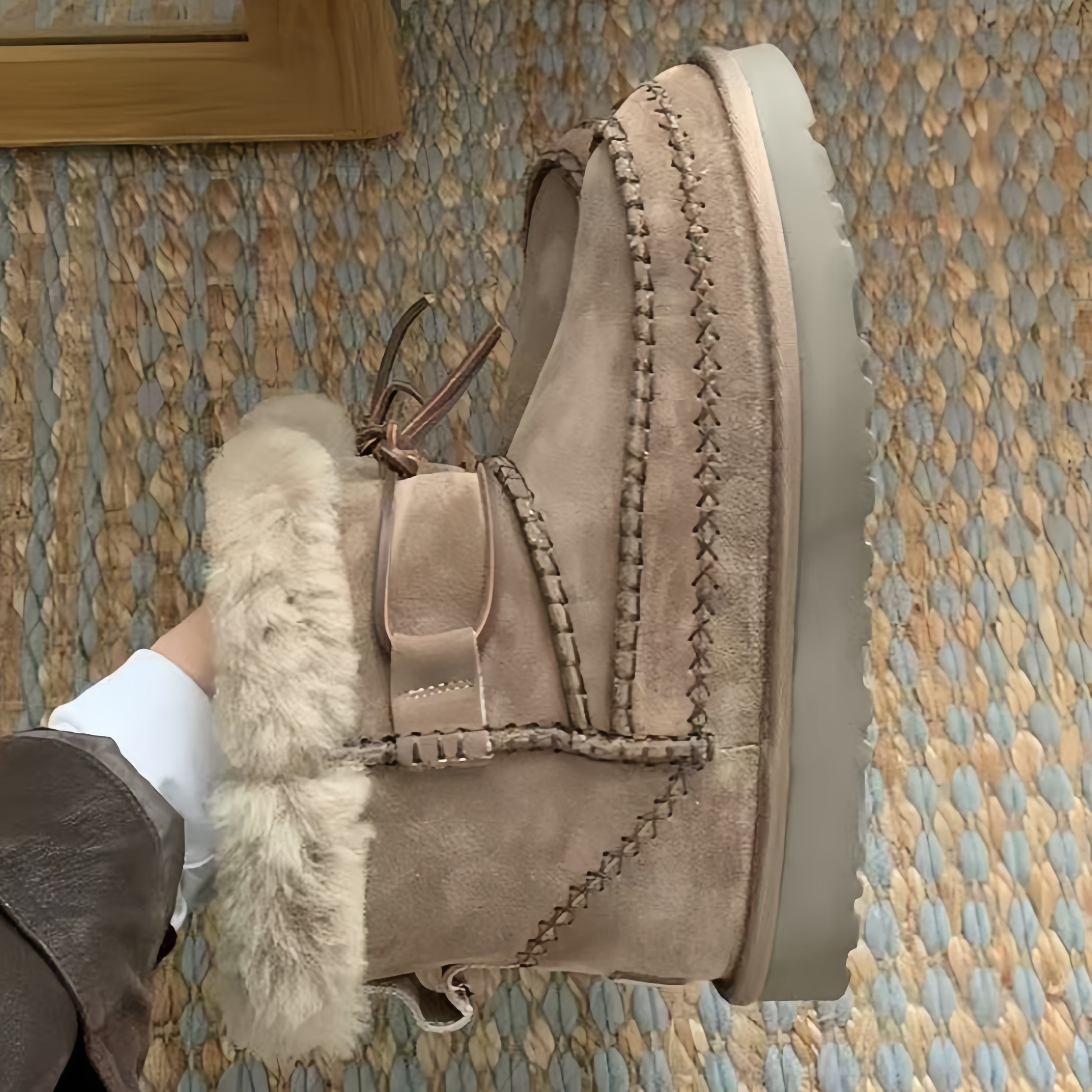 สีน้ำตาลอ่อน