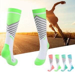 <span class=keywords><strong>Calcetines</strong></span> Altos <span class=keywords><strong>de</strong></span> <span class=keywords><strong>Padel</strong></span> para Mujer, Otoño, Mezcla <span class=keywords><strong>de</strong></span> Algodón Antibacteriana con Detalle <span class=keywords><strong>de</strong></span> Puño Antideslizante en la Parte Inferior, Resistentes a Desgarros - Product Image 1