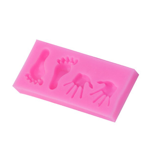 Molde de silicona de la serie Baby para pie Palma Biberón para Fondant Clay y Chocolate Cake Decorating Baby Memorial Theme - Product Image 1