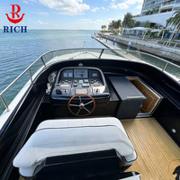 Yacht de luxe Ferretti 720 Fly 73 pieds avec flybridge, en FRP, 4 cabines, 4 salles de bain, certifié CE et CCS, idéal pour la location d'entreprise
