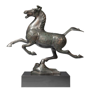Figura de Caballo de Cobre Hecha a Mano, Caballo Pisando una Golondrina Voladora, Decoración para el Hogar, Regalo Empresarial, Escultura - Product Image 1