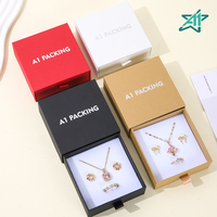 Boîte à bijoux modulaire sur mesure avec matrice de couleurs Heritage pour une image de marque sophistiquée et un marketing haut de gamme