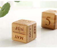 Calendrier de bureau en bois à blocs rabattables et calendrier de table en bois perpétuel, affichage de la semaine, du mois et de la date, décoration pour la maison et le bureau