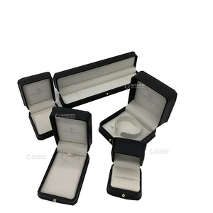 Échantillon GRATUIT Boîte à bijoux en cuir PU blanche Boîtes à bijoux en gros Dubaï Boîtes à bijoux de Noël - Product Image 1
