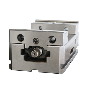 Dispositivo da <span class=keywords><strong>tavolo</strong></span> a quattro giri ad alta precisione autocentrante CNC visa CNC centro di lavorazione concentrico a naso piatto pinze 0.03MM - Product Image 6