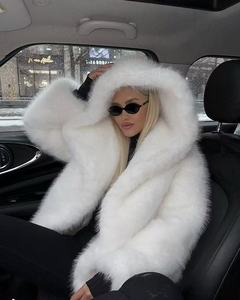 Manteau d'hiver épais en fausse fourrure de renard noir et blanc, style américain, pour <span class=keywords><strong>femme</strong></span>, <span class=keywords><strong>grande</strong></span> <span class=keywords><strong>taille</strong></span>, à manches longues, collection 2025 - Product Image 1