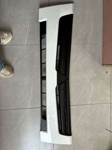 Grilles noires et blanches de peinture en plastique de haute qualité pour corps large corps étroit <span class=keywords><strong>mitsubishi</strong></span> <span class=keywords><strong>Fuso</strong></span> <span class=keywords><strong>Canter</strong></span> 2012 nouveau <span class=keywords><strong>CANTER</strong></span> - Product Image 4