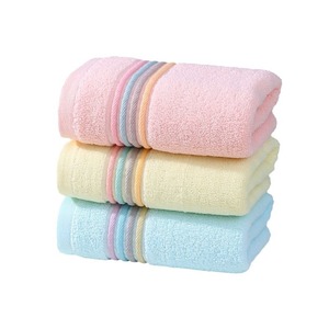 Serviette en coton pur 34x74 cm rayée, douce pour la peau, serviette cadeau pour usage général - Product Image 3