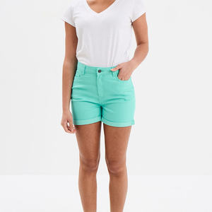 กางเกงยีนส์ขาสั้นเอวกลางสำหรับผู้หญิง ระบายอากาศได้ดี เป็นมิตรกับสิ่งแวดล้อม ขอบขาดแบบดิสเทรส ทรงเข้ารูป แห้งเร็ว เหมาะสำหรับใส่เที่ยวช่วงฤดูร้อน สไตล์ลำลองแนวสตรีท - Product Image 2