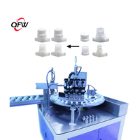 QFW Machine de capsulage de bouteilles de jus à haute efficacité Machine d'assemblage de bouchon de bec Ligne d'assemblage pour machine d'emballage efficace
