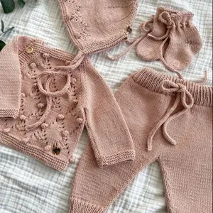 Personalizado 2024 Babi primavera ODM mono 100% algodón orgánico mameluco suéter Beanie bebé conjunto de ropa de punto