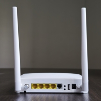 Équipement réseau FTTH GPON/ONU/ONT/SFU 4GE + CATV Gpon ONT Modem
