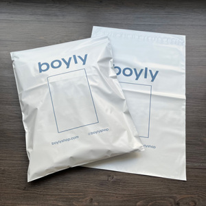 Luxury Matte White Poly Mailer Bags - Custom Printed E-commerce Shipping Envelopes E-commerce with Self Adhesive Seal - Product Image 1