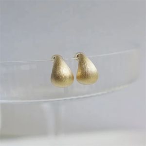 Boucles d'oreilles pendantes en forme de goutte d'eau, or véritable 18 carats, finition givrée, tendance Xinfly. - Product Image 3
