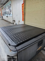 Couverture de benne en aluminium personnalisée pour Volkswagen Amarok, couverture coulissante à trois volets de haute qualité, étanche et verrouillable