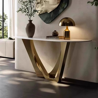 Table d'entrée italienne face à la porte en dalle de roche-Table murale étroite et luxueuse à longue vue