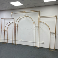 Support d'arche métallique sur mesure pour rideaux de perles, avec chemin de fleurs pour décoration de mariage