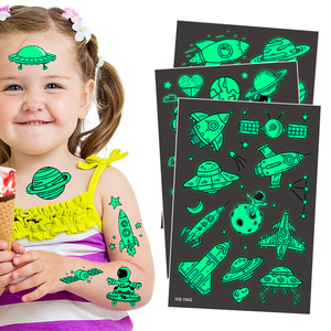 Personalizado niños dibujos animados luminoso espacio cohete UFO niños brillan en la oscuridad falso tatuaje pegatina impermeable tatuaje temporal - Product Image 1