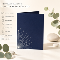 Carte de vœux personnalisée 2027 en papier spécial bleu profond avec motifs géométriques argentés et feux d'artifice, avec enveloppe et impression de logo OEM
