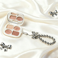 Palette de fards à paupières portable mini 4 teintes, design porte-clés chaîne de perles nœud argenté, maquillage yeux mat et scintillant, logo personnalisé, vente en gros