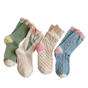 Vente <span class=keywords><strong>en</strong></span> gros de chaussettes graphiques florales tulipes de printemps chaussettes élégantes <span class=keywords><strong>en</strong></span> coton à fleurs pour femmes chaussettes - Product Image 1