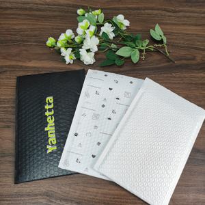 Sacs à bulles imprimés sur mesure de qualité supérieure avec logo personnalisé - Enveloppes d'expédition protectrices pour vêtements et produits de beauté - Product Image 6