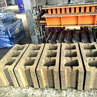 Machine de fabrication de briques QT4 entièrement automatique contrôlée par PLC Fabricant de blocs creux à pression hydraulique
