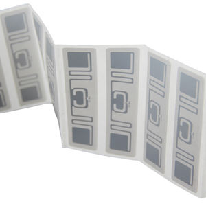 Étiquettes RFID UHF ISO18000 6C longue portée bon marché, autocollant encastré avec puces Alien H9/H3, étanche et résistant aux intempéries pour la gestion des actifs - Product Image 1