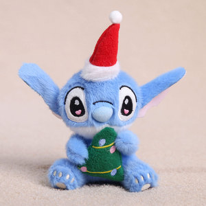 Nouvelle collection de pendentifs brodés mignons de style dessin animé, breloque en peluche de Noël, porte-clés ange sportif, ornement de sac à dos Stitches - Product Image 4