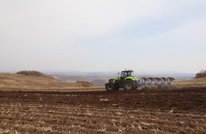 Zoomlion Rh1004-a Mini <span class=keywords><strong>Tracteur</strong></span> Utilisé pour l'agriculture prix Concurrentiel 4X4 Client <span class=keywords><strong>Logo</strong></span> 100hp <span class=keywords><strong>Tracteur</strong></span> - Product Image 5