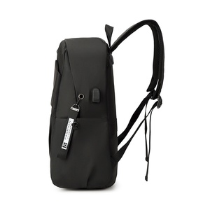 Sac à dos de sport décontracté, style moderne et simple, résistant à l'eau, grand espace, avec chargement USB - Product Image 3
