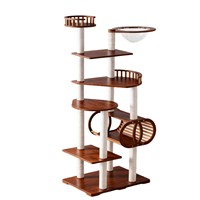 Arbre à chat moderne en bois avec griffoir en sisal et boule-nid pour l'intérieur, style épuré, structure d'escalade et plateforme de saut pour chat