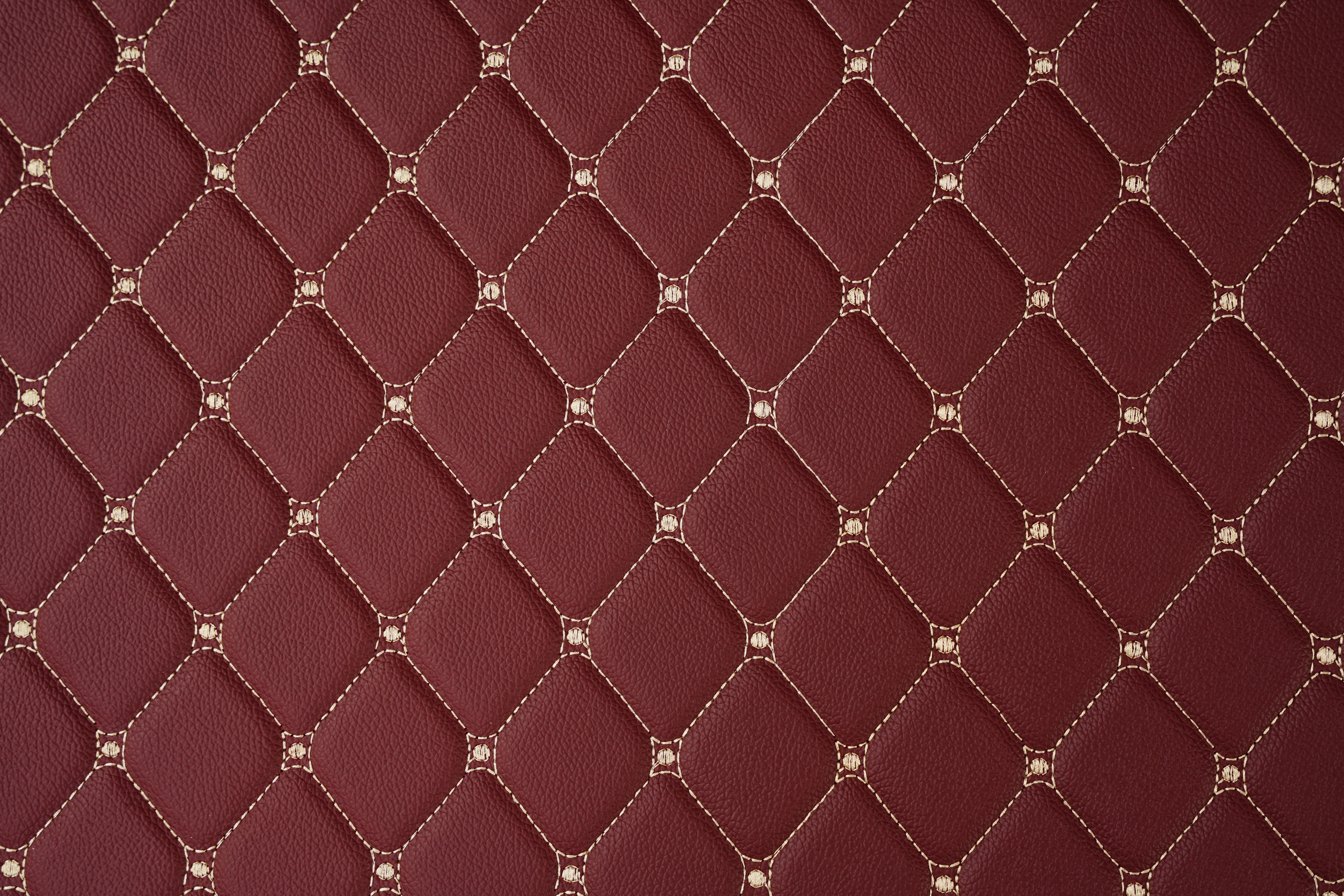 Golden line, red color