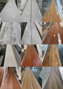 Pannello per Soffitto in <span class=keywords><strong>PVC</strong></span> di Alta Qualità da Interno per Decorazione Ingresso Laminato Effetto Legno Antiumidità - Product Image 2