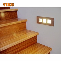 Escalier duplex VIKO avec marches en bois de caoutchouc épais et montants métalliques à vendre aux Philippines